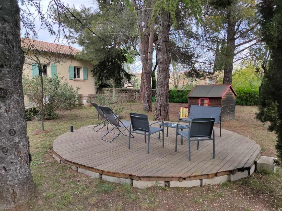 Appartement Avec Grand Jardin Et Parking, Юзес Экстерьер фото
